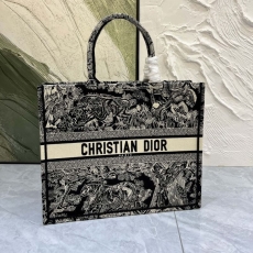 Christian Dior Shopping Bags